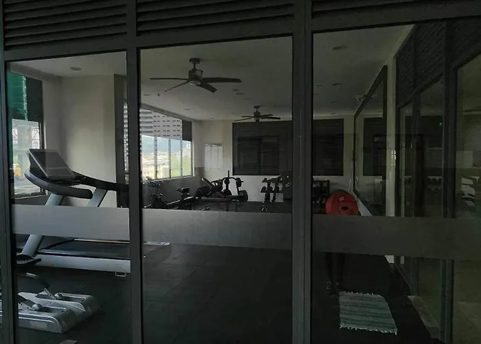 ホステル Life Luxury Near It Park セブ市